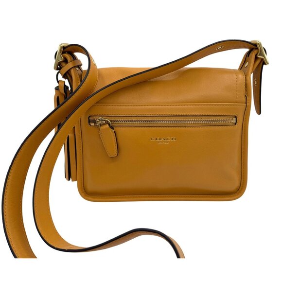 Coach Turnlock Glovetanned Courier Crossbody Mustard Buttercup Tassel Bag NWOT - Picture 2 of 14